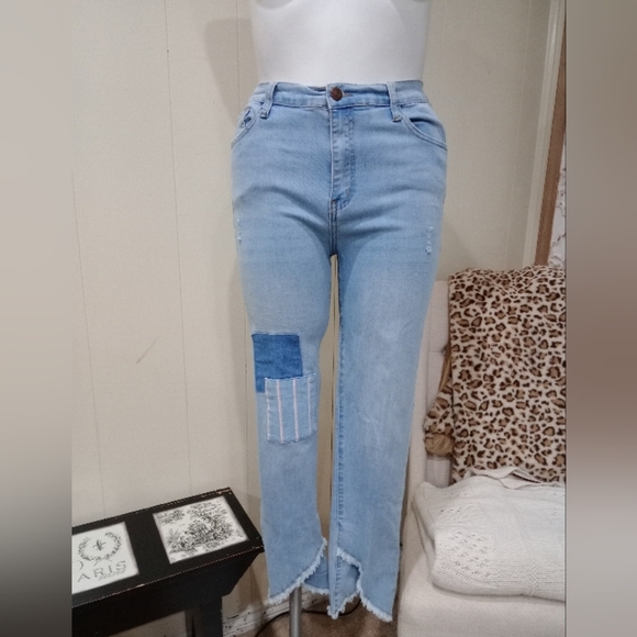 luna nora Denim - Luna Nora Light Wash Skinny Patch Jeans Size 16 Slimming Denim High Waist